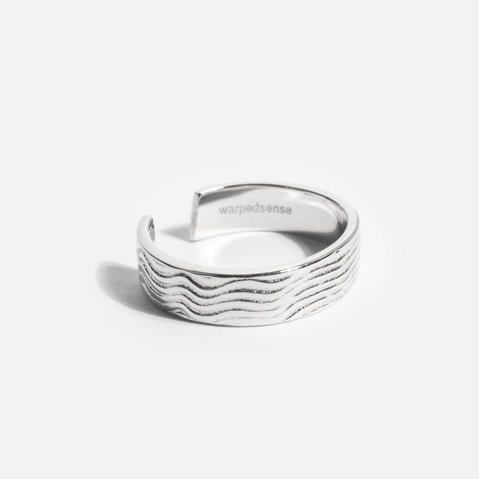 Handgefertigter minimalistischer Silberring mit einzigartigem Design 