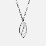 Collier en logo argenté